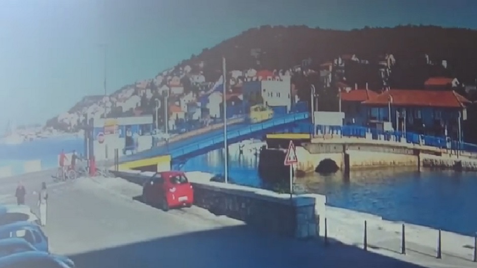 tisno_murter_automobil1_most_youtube