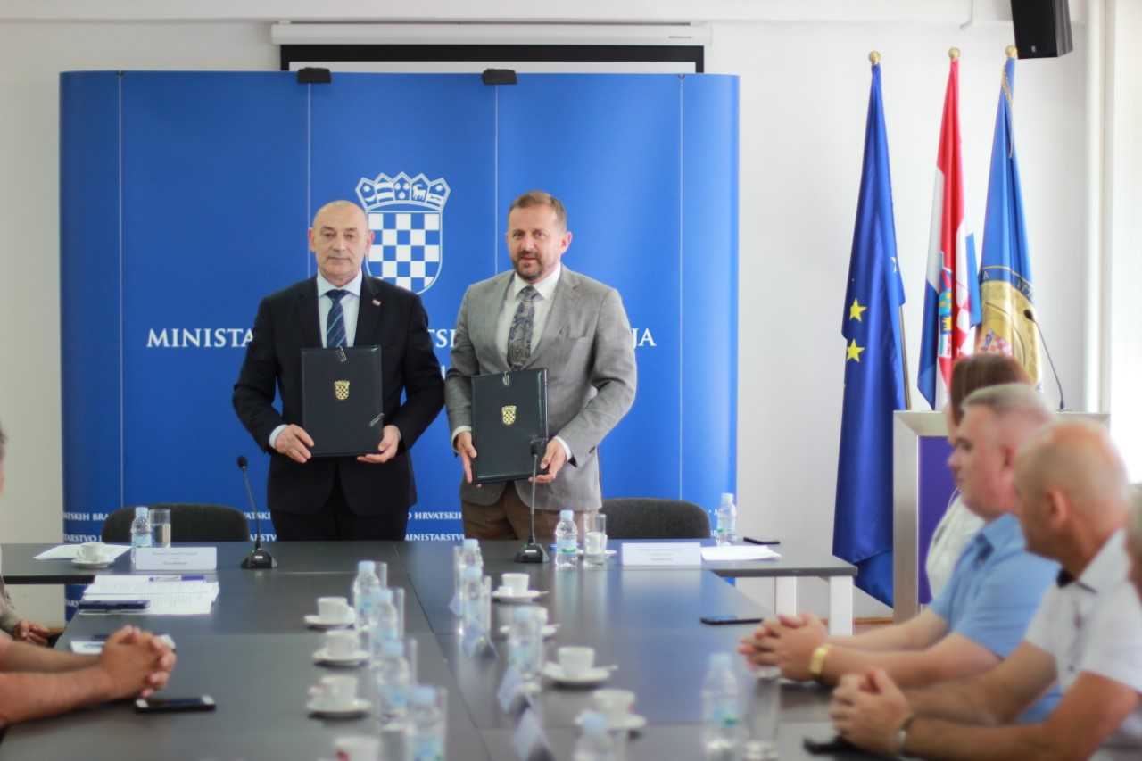 Tomo Medved, Tomislav Vuić