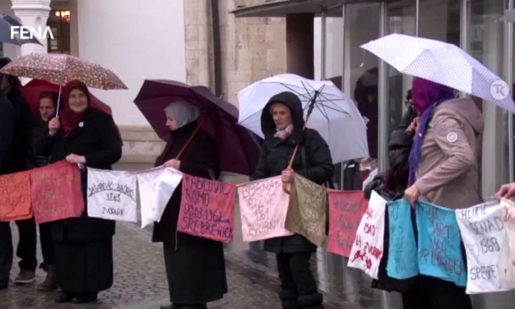 Tuzla Žene Srebrenice protest