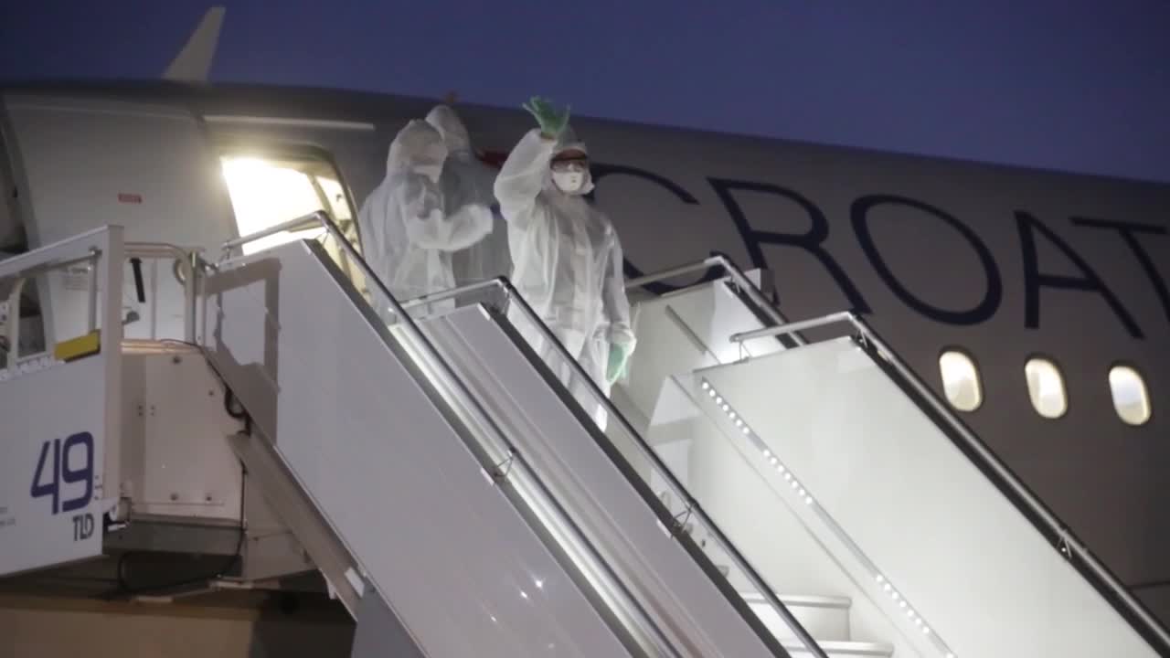 U Zadar danas je stigao katamaran s Hrvatima iz Ancone