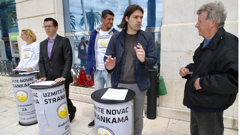 uzmite novac strankama