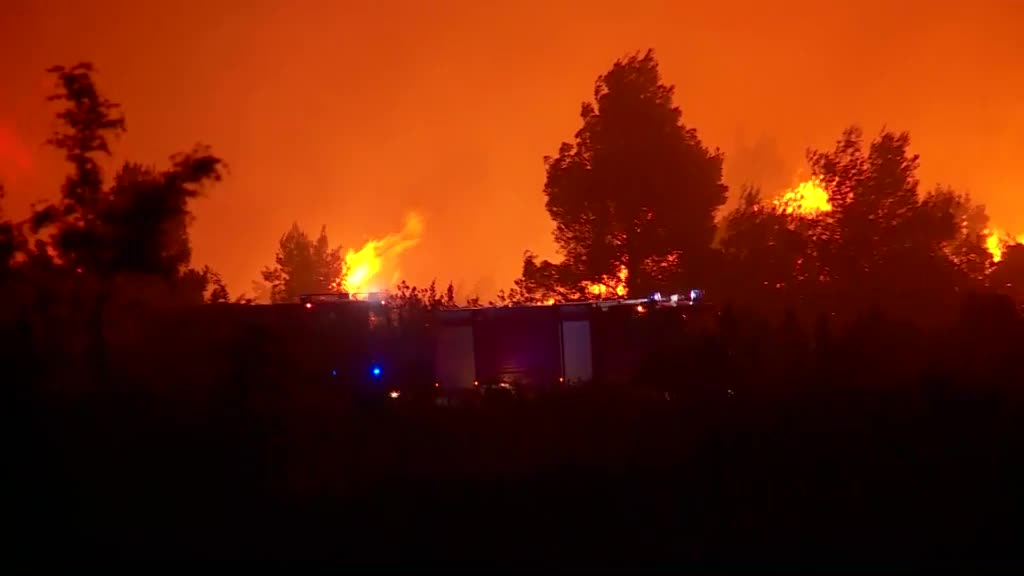 Vatrogasci cijelu noć gasili požar u Šibeniku