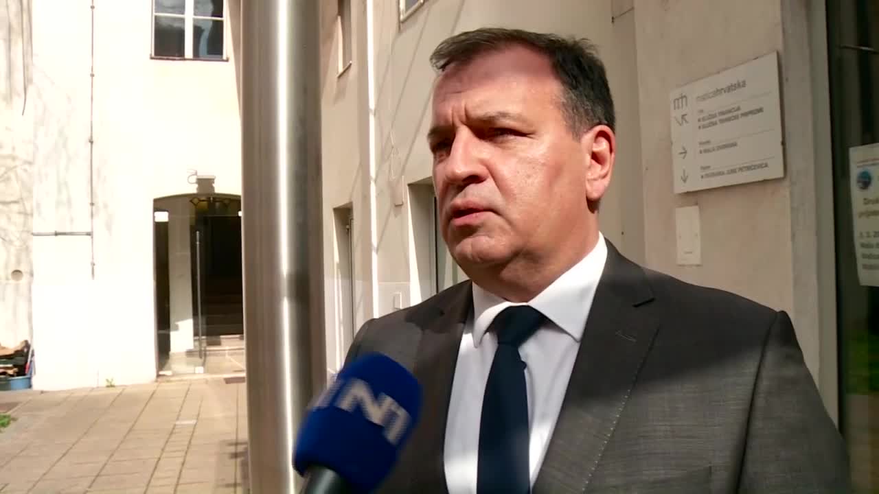 Vili Beroš: Važno je odgoditi je pojavu slobodne cirkulacije virusa u populaciji