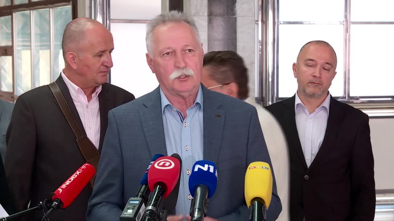 Vlada i sindikati javnih službi postigli dogovor