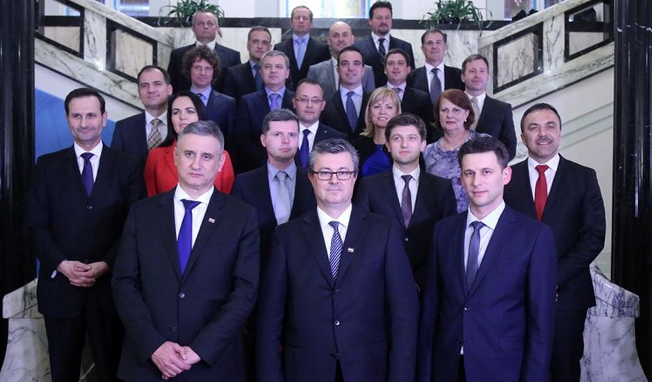 Vlada_zajednicka fotka