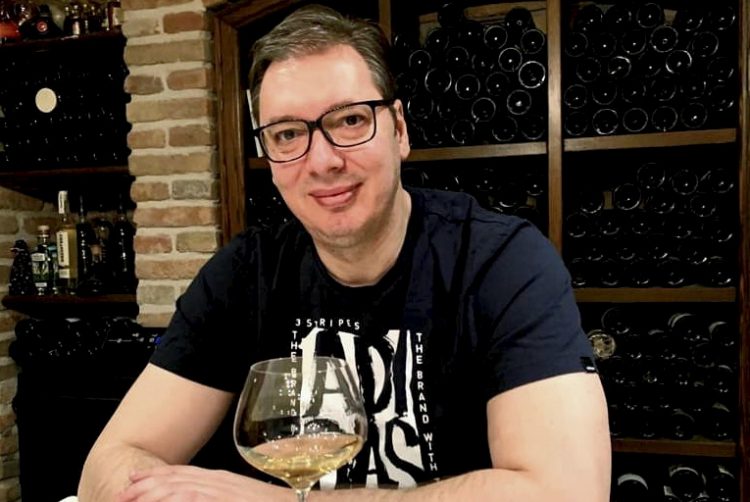 Aleksandar Vučić, vino