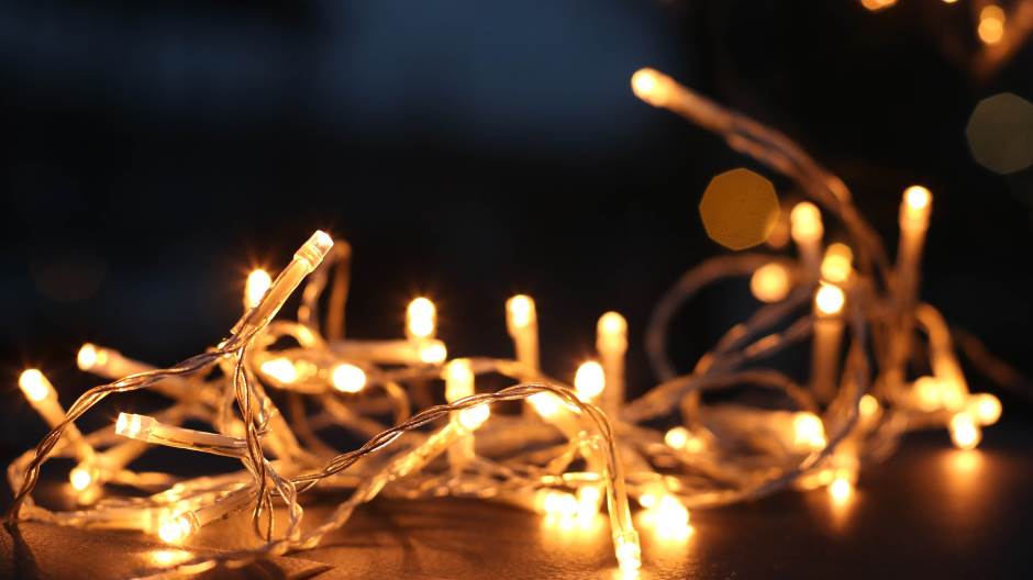 yellow-string-lights-754262
