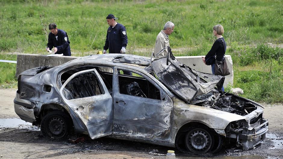 zapaljeni_auto3-030515