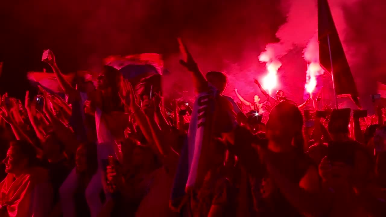 Zašto Marko Perković Thompson i dalje na koncertima smije izvikivati 'Za dom spremni'?