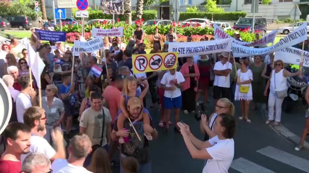 Zbog prometa prosvjedovali stanari Bačvica