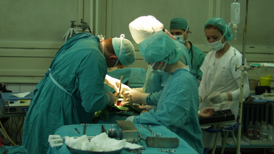 zdravstvo hirurgija operacija (ajsmen)