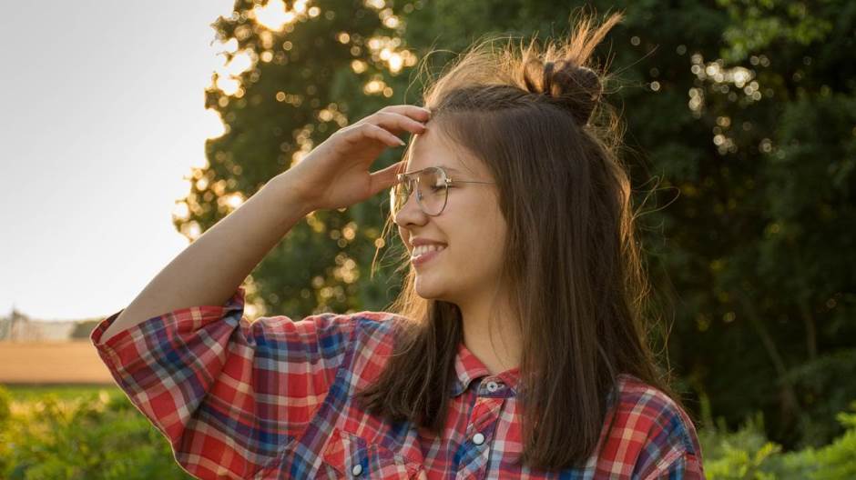 žena djevojka priroda osmijeh