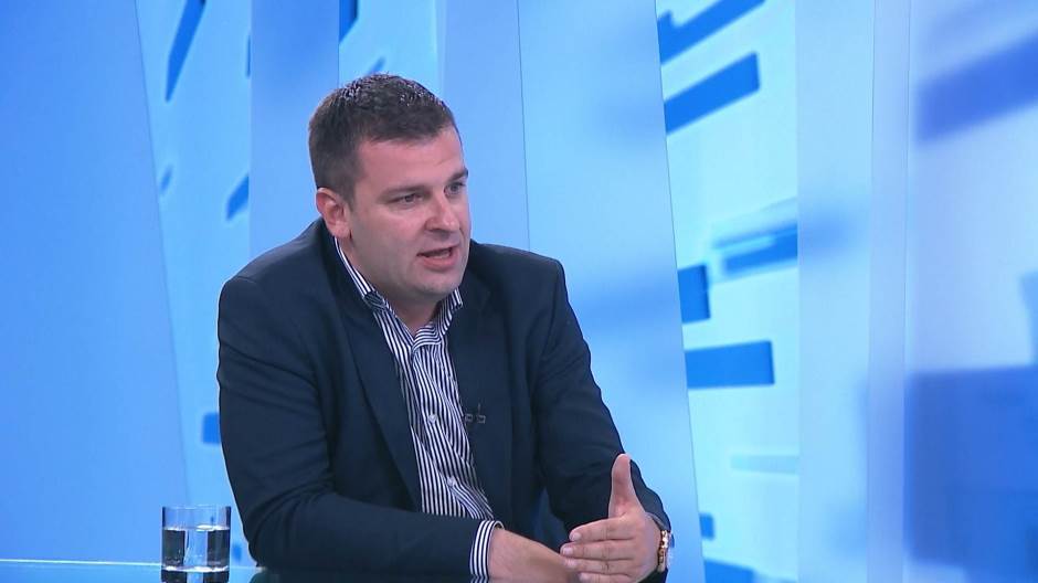 zg-dario hrebak-clf-120620-01.15_34_00_09.Still001