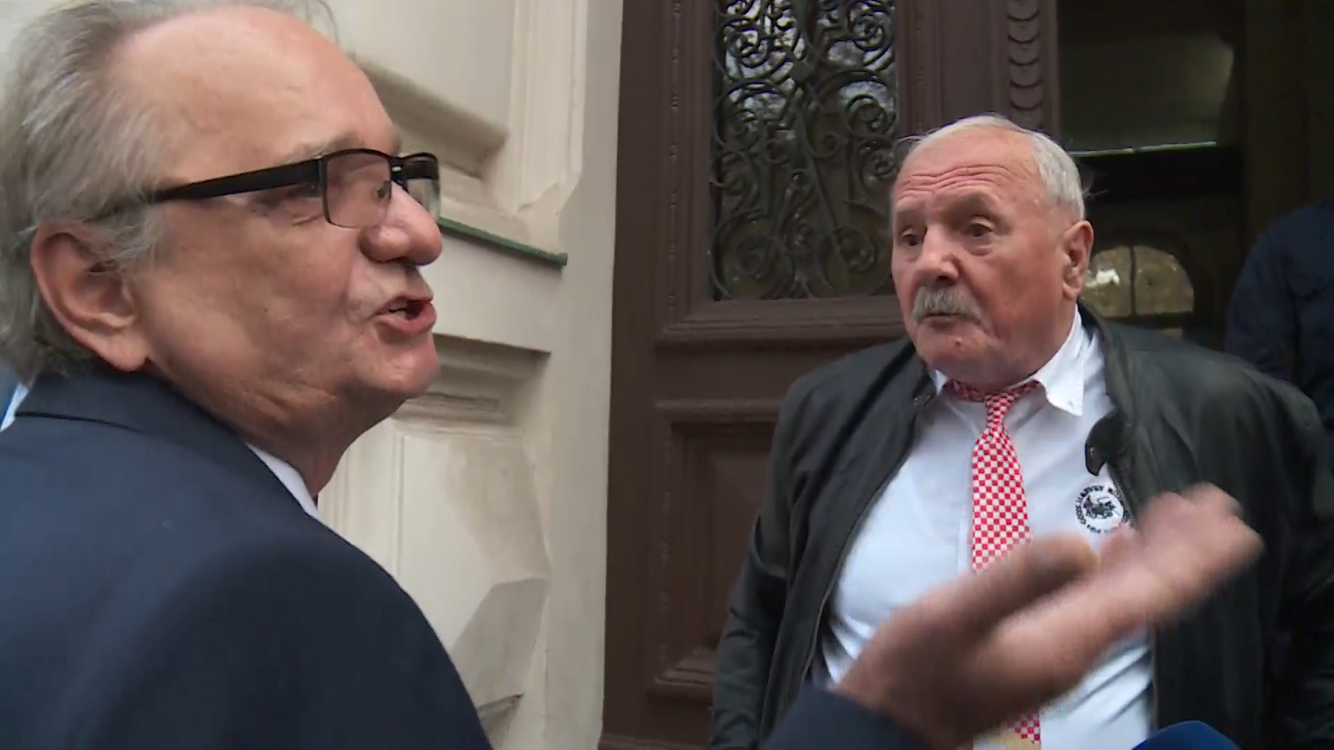 zg-live 1-10105-051119_1.10_23_13_11.Still001