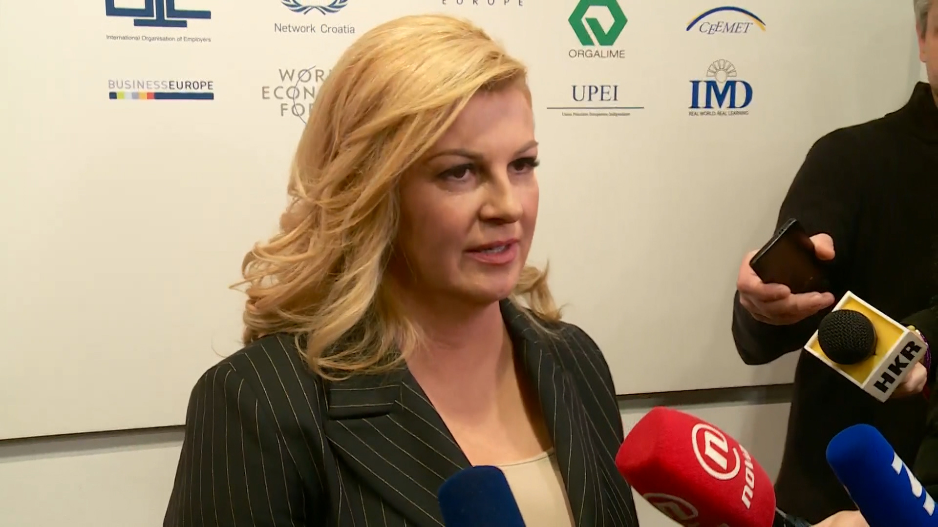 zg-live 2-1200-171116.Still003