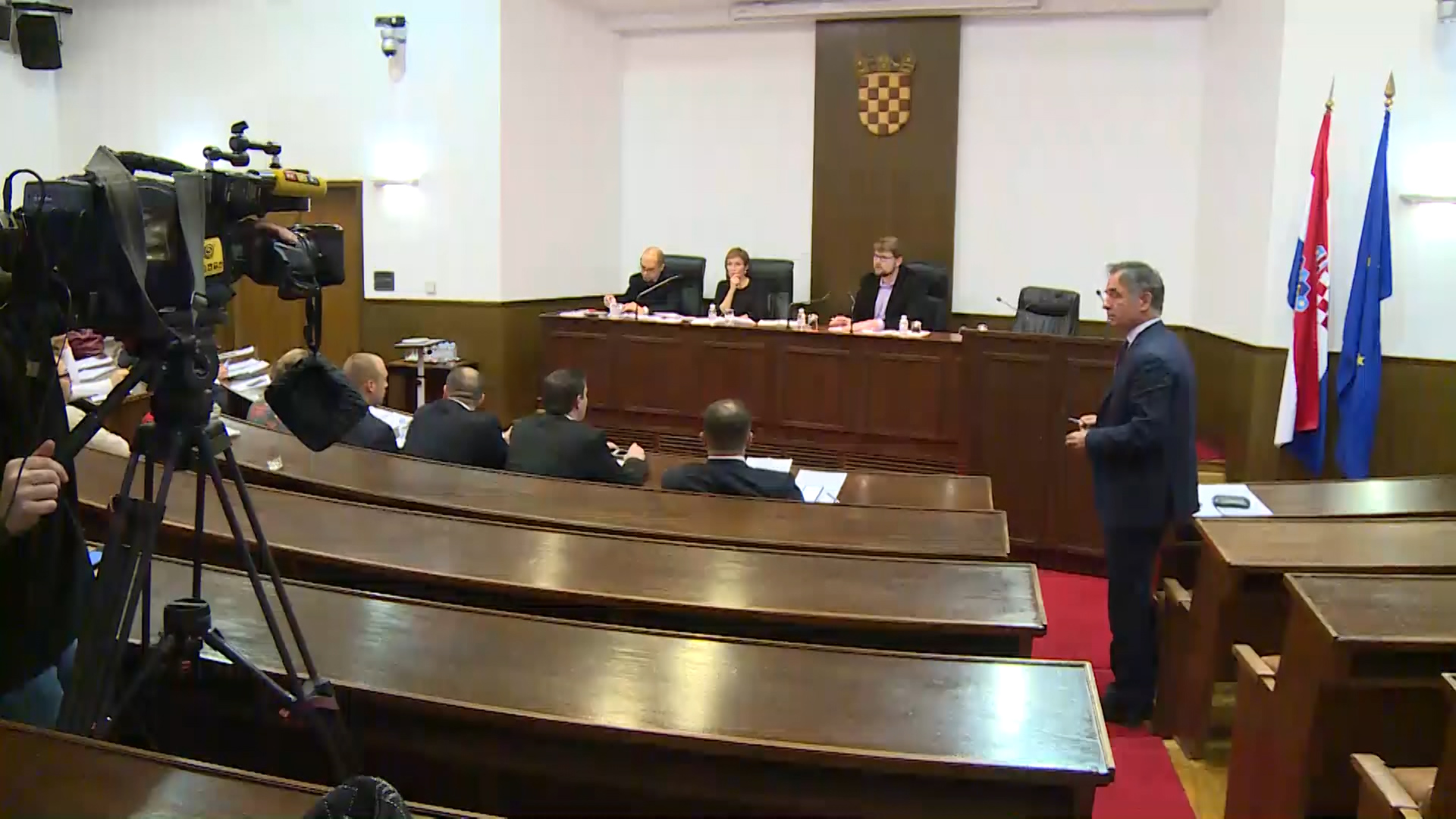 zg-live 3-1020-141216.Still001