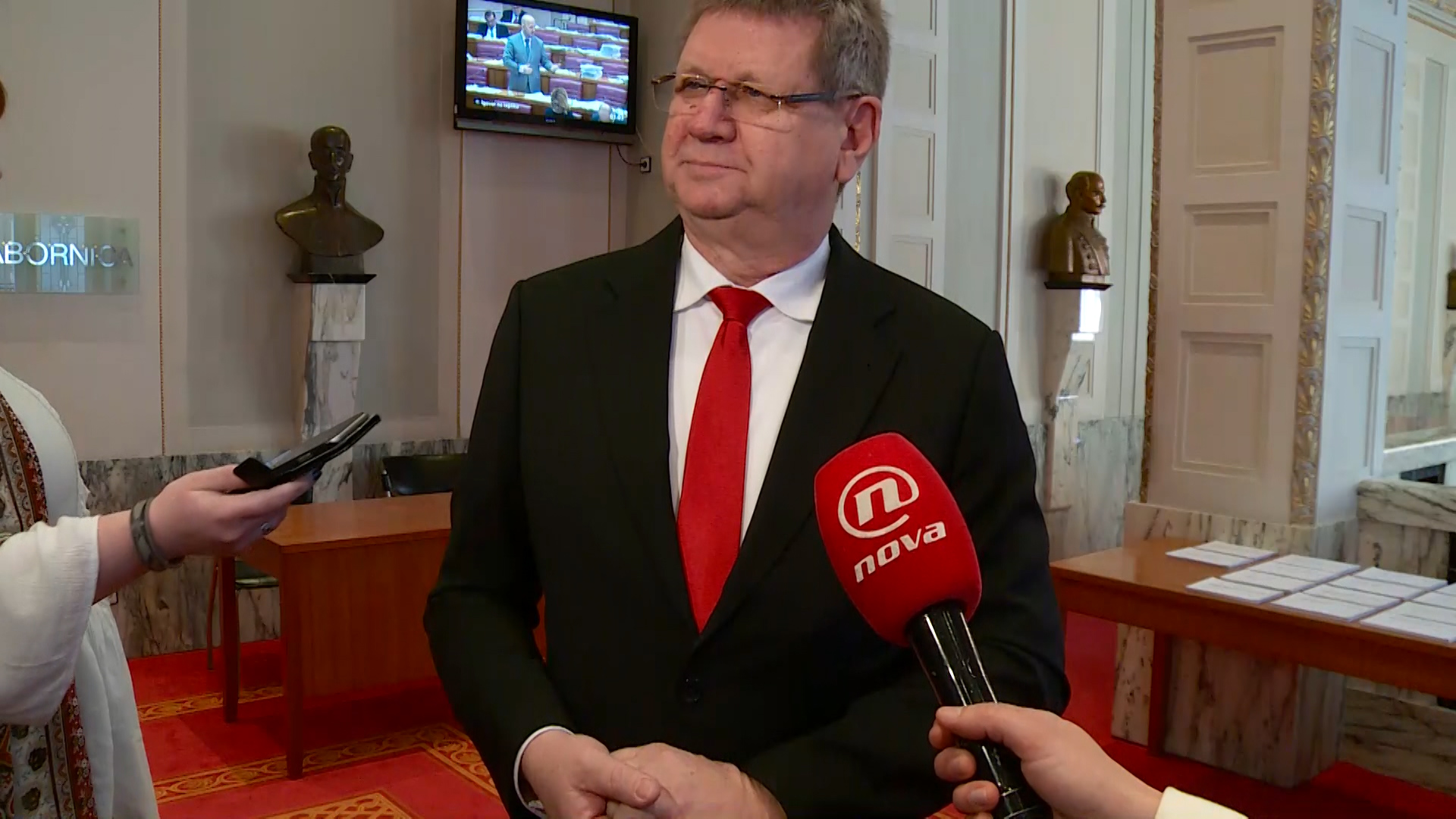 zg-live 3-1050-170217-niz.Still001