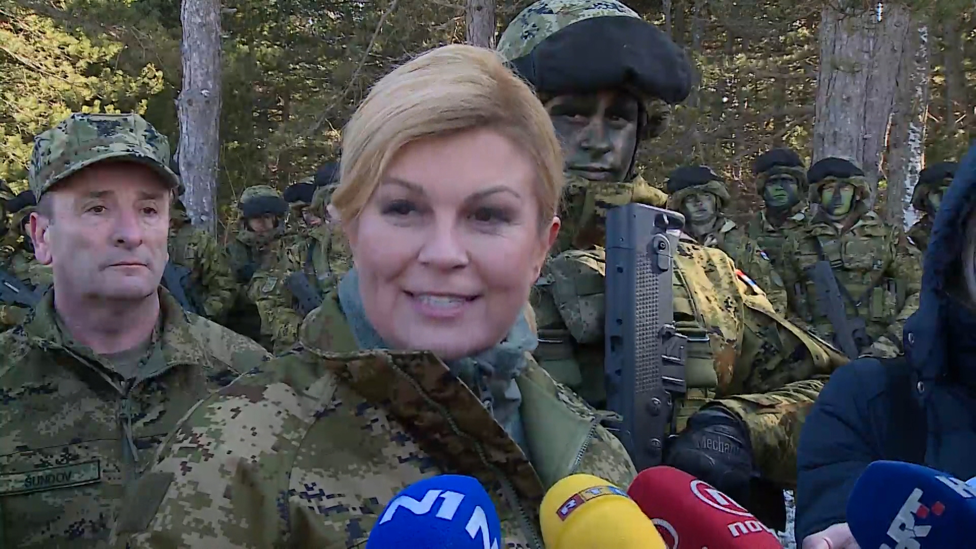 zg-live 4-1205-080217.Still003