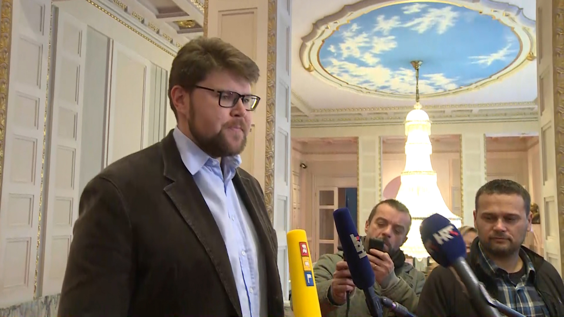 zg-live 5-1045-061216.Still004