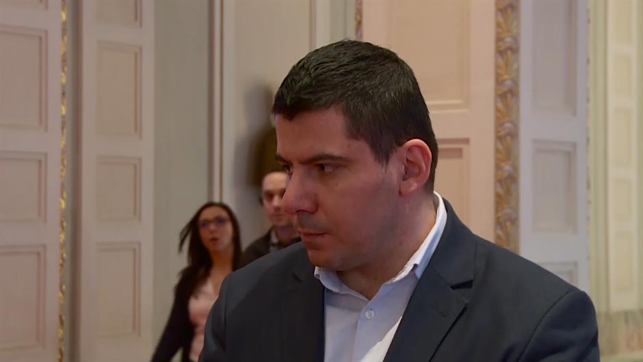 zg-live 5-1255-100217-mb.Still005