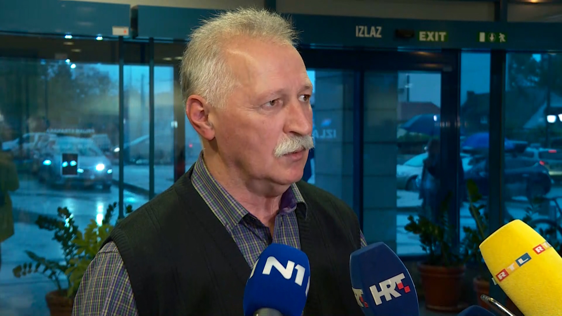 zg-live 5-1600-051119.16_01_54_06.Still002