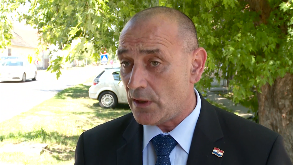 zg-nova tv-1300-010817.13_43_03_04.Still001