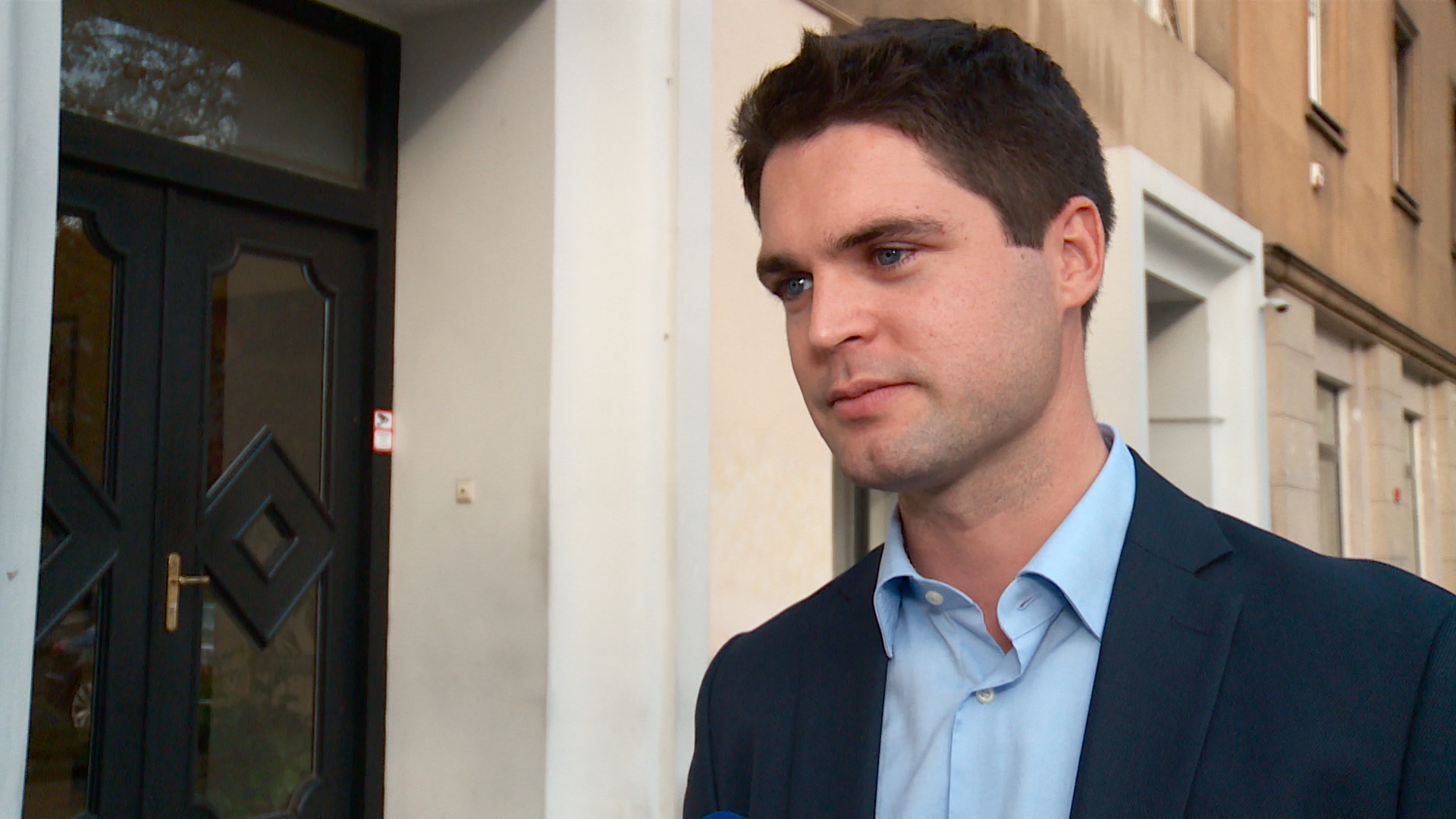 zg-ressler-mdm-01_789_1666FILE(20191018-174050536).MXF.05_17_06_04.Still001