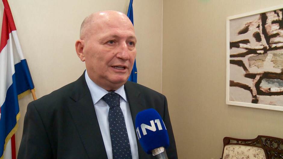 zg-separovic int-tnt-nob(20200207-161112293).mxf.00_01_04_11.Still001