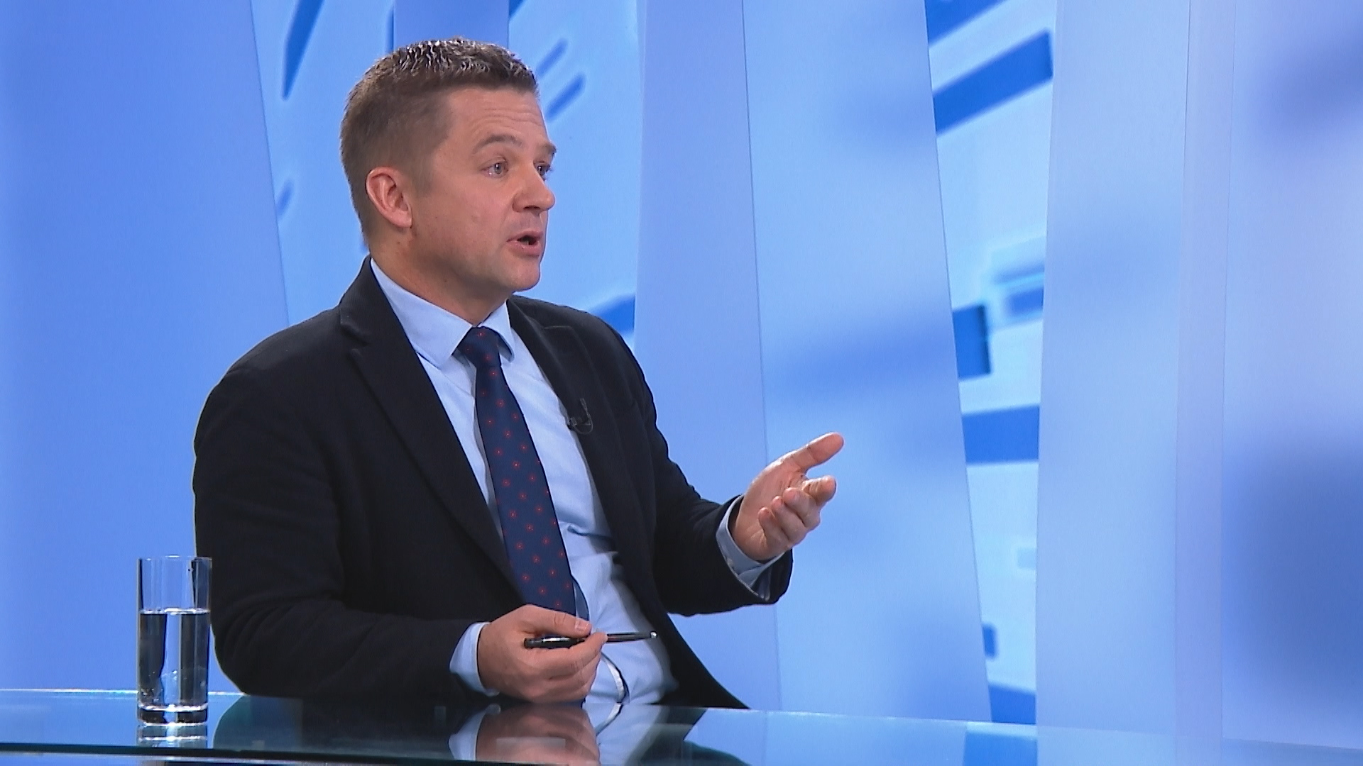 zg-tvrtko jakovina-clf-101219-01.17_42_35_24.Still001