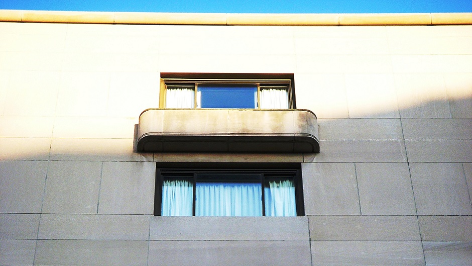 zgrada_balkon_prozor_morguefile