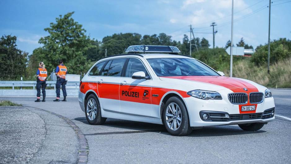 zurich-cantonal-police-3243074_1920
