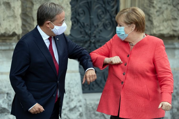 Armin Laschet, Angela Merkel