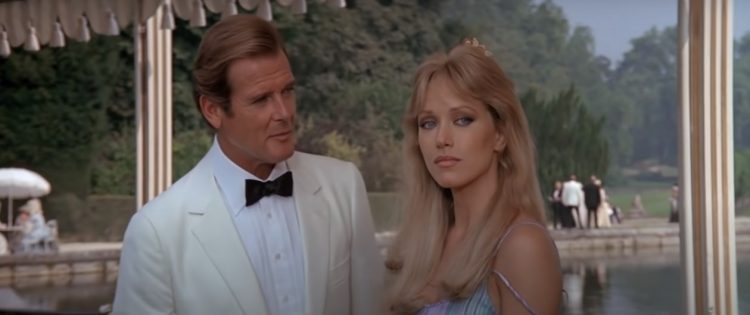 Tanya Roberts, Roger Moore