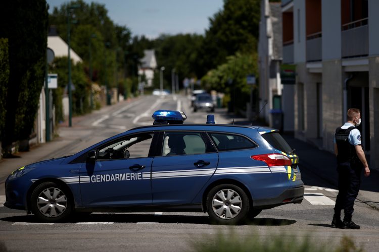 francuska policija, ranjavanje