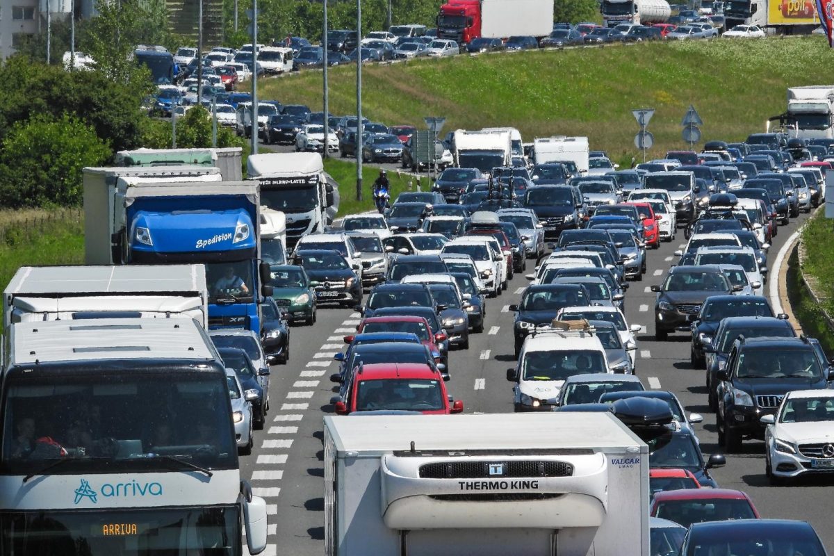 Kolone Na Cestama Prema Moru, U Zemlji Triput Više Stranih Turista Nego ...