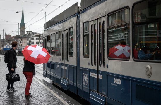 Švicarska, tržište rada, javni prijevoz