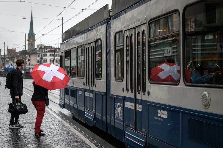 Švicarska, tržište rada, javni prijevoz