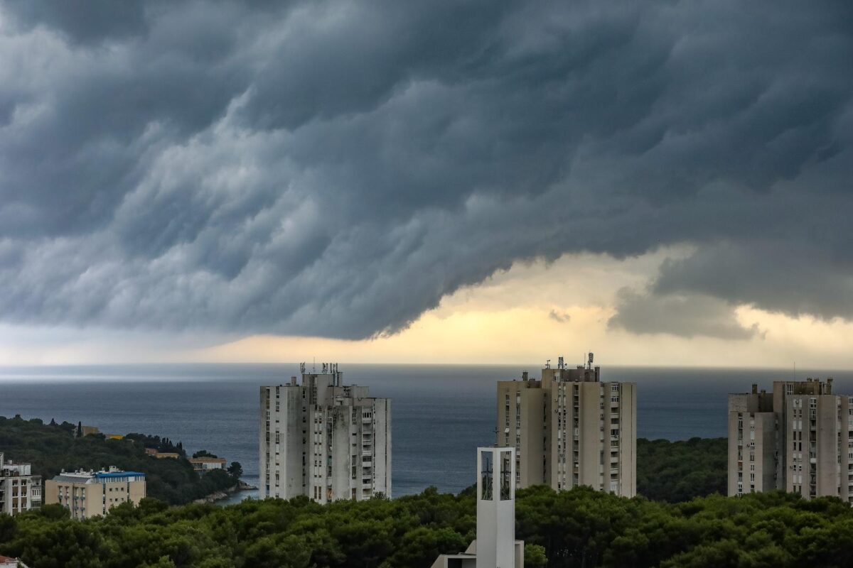 Vrijeme Još Nestabilno, Moguća Nevremena, Upaljen Meteoalarm Za Većinu ...