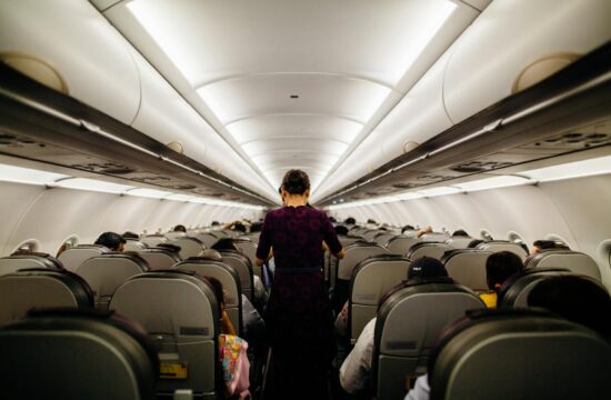 Stjuardesa u avionu