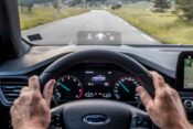 Ford Motor je samo dvije godine udaljen od tehnologije koja će omogućiti vozačima da maknu pogled s ceste i ruke s volana