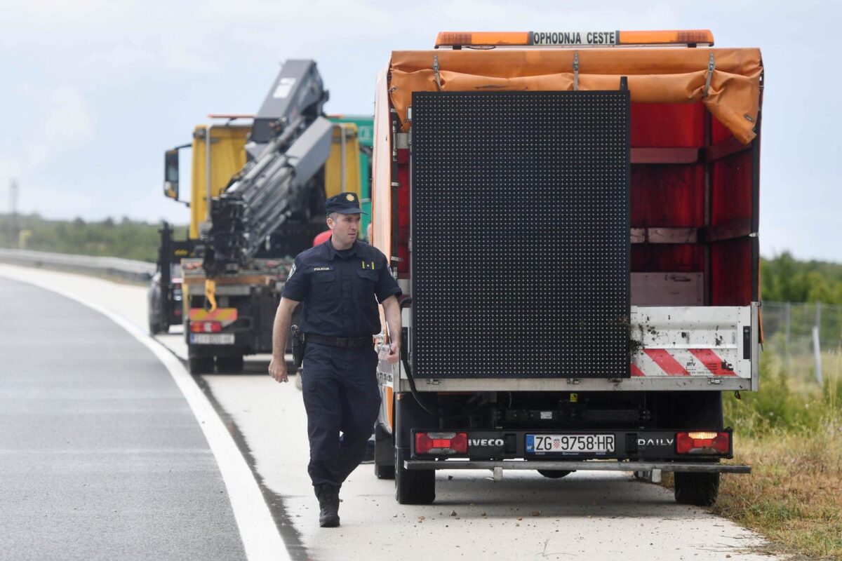 Teška Prometna Nesreća Na Autocesti A1, Muškarac Poginuo. Vozi Se ...