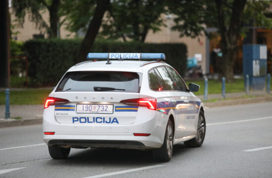 Policijski automobil