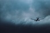 Zrakoplov, oluja