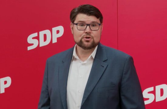 Peđa Grbin u središnjici SDP-a najavio da se više neće kandidirati za predsjednika stranke