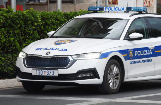 Policijski automobil