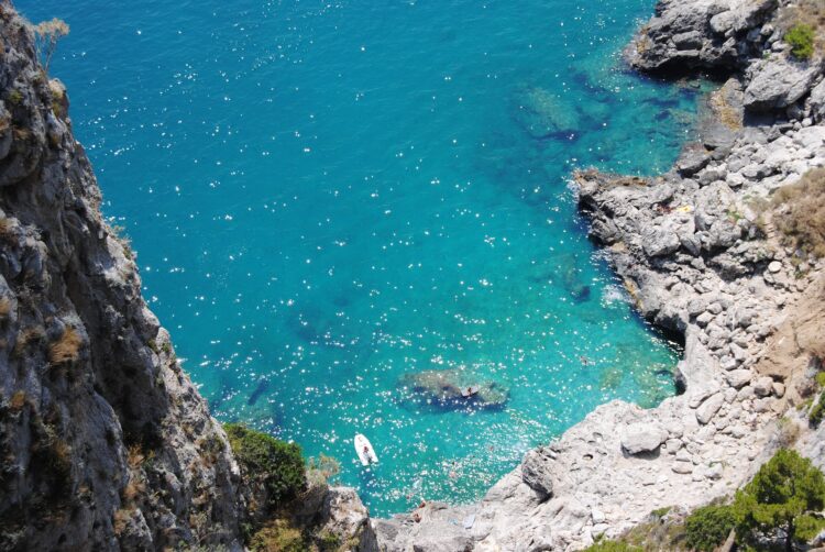 Capri zabranio dolazak turista zbog nestašice vode.
