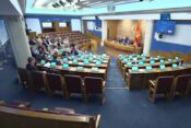 Crnogorska oporba opstruirala sjednicu: Premijer u subotu otkazao premijerski sat pa viđen u kafiću