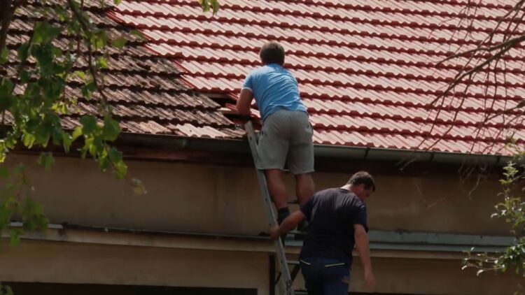 U Bošnjacima pao s krova prilikom obnove: Teško je ozlijeđen