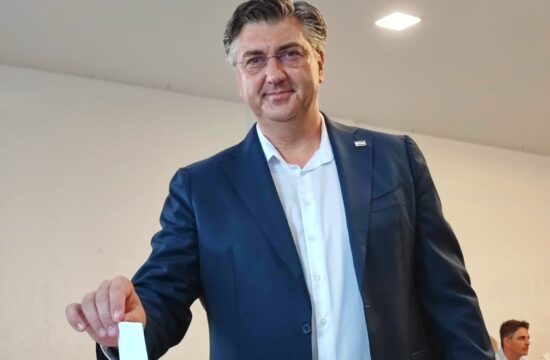 andrej plenković glasa na izborima u hdz-u