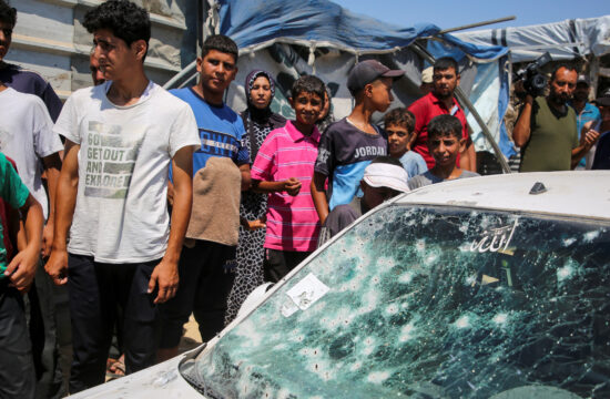 Palestinci tvrde kako je u izraelskim napadima na Gazu ubijeno najmanje 50 ljudi